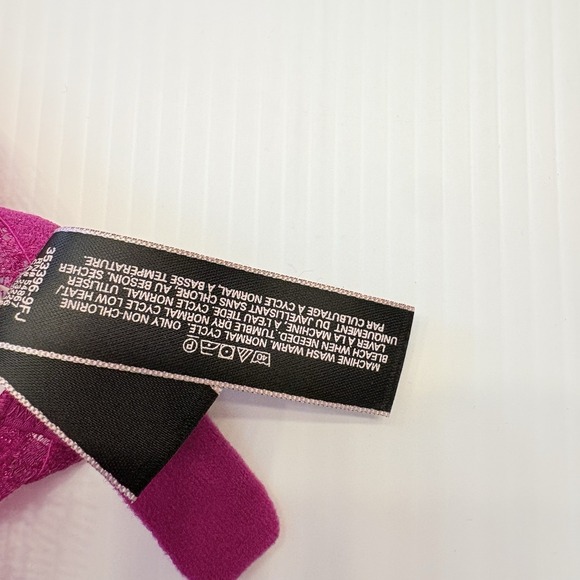 Victoria`s Secret Satin Unlined Wireless Plunge Bralette Size Small Floral NEW - Picture 9 of 11